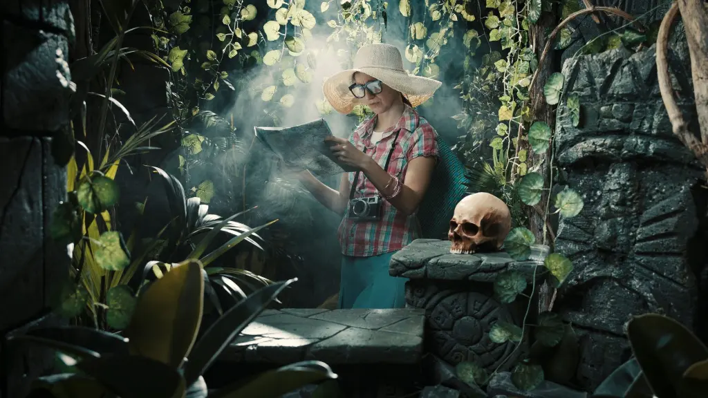 Kuvituskuva:Nainen on viidakossa, ja hän lukee karttaa. Kuvassa esiintyy pääkallo ja kasvustoa.